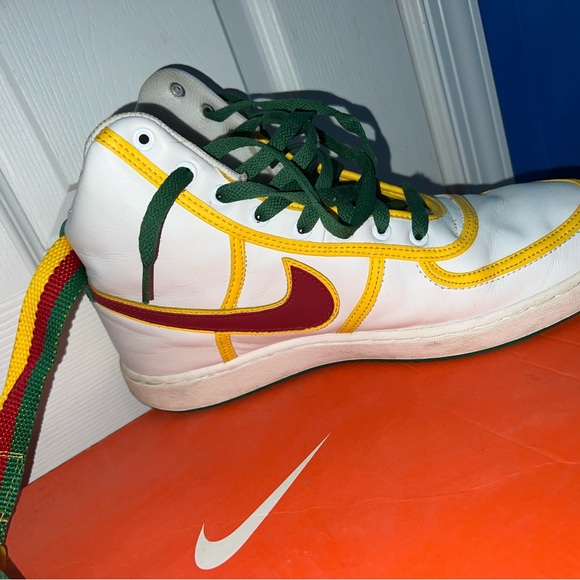 Vintage Nike Air Vandal Hi Leather
RASTA West Indies White Shoes - Mens Size 11 - Picture 3 of 16